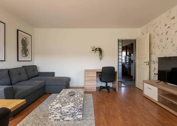 Cozy Apartment Near Metro